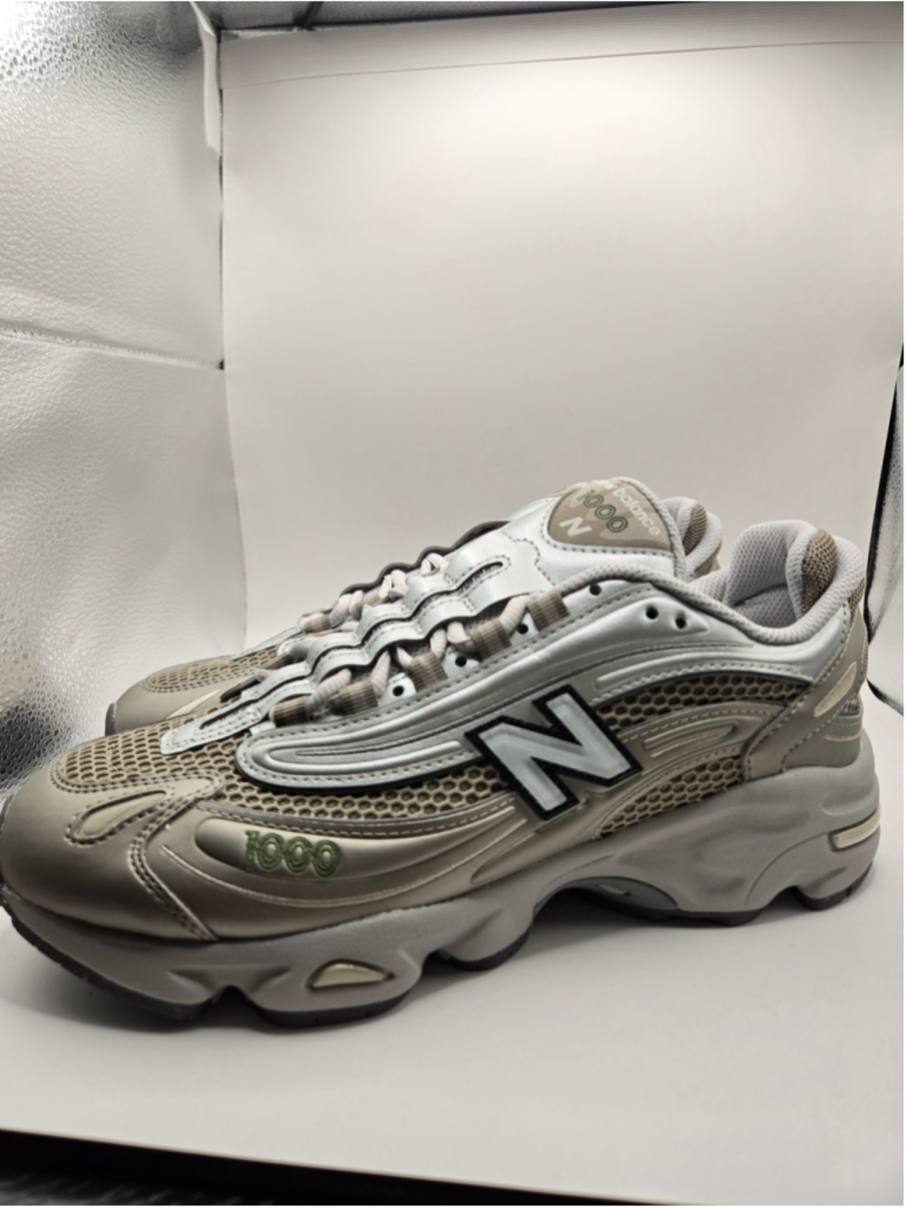 Men's New Balance 1000 Sneakers Brown Grey Size 8.5